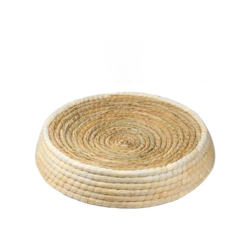 Round cat scratcher with raised edge for everyday scratching